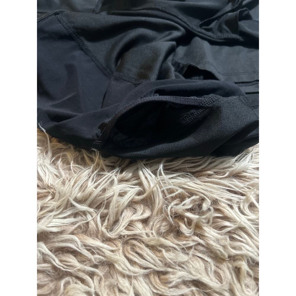 Tail women’s New black skirt with built in shorts - Picture 2 of 10